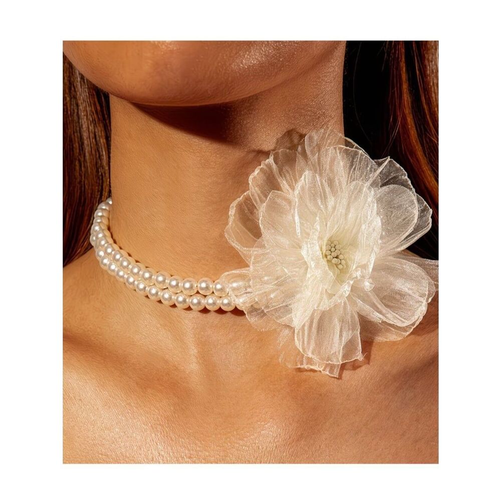 NWT Cream Organza Flower Pearl Choker Necklace Statement Rosette Floral Corsage